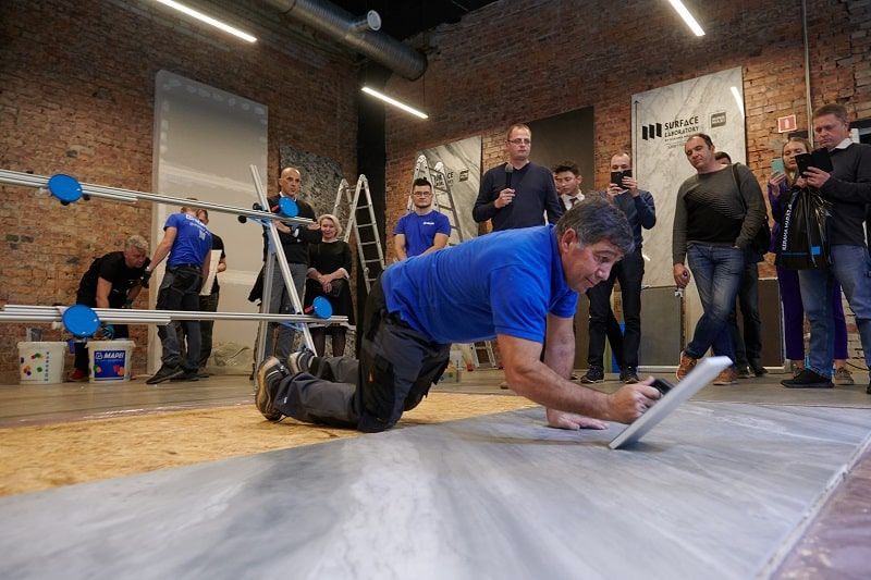 Прошел мастер-класс по укладке и резке сверхкрупного керамогранита ...