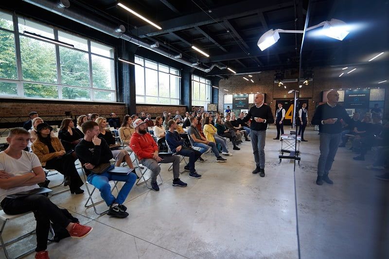 Прошел мастер-класс по укладке и резке сверхкрупного керамогранита ...