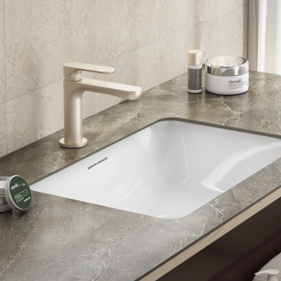 Смеситель для раковины OLE однорычажный без донного клапана 3/8, золотой атласный Смеситель для раковины OLE однорычажный без донного клапана 3/8, золотой атласный